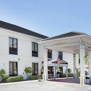 Baymont By Wyndham Savannah/garden Hotel Savannah